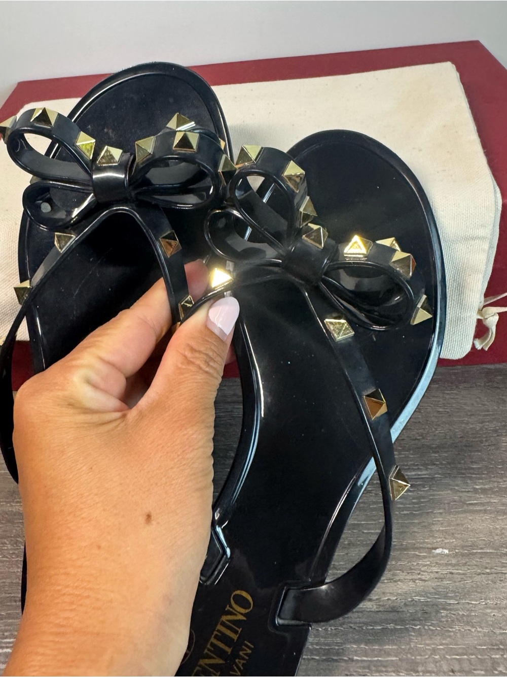 Valentino Rockstud Bow Jelly Thong Slides Black size 38/US7.5-8 IMMACULATE $520 - Picture 5 of 7